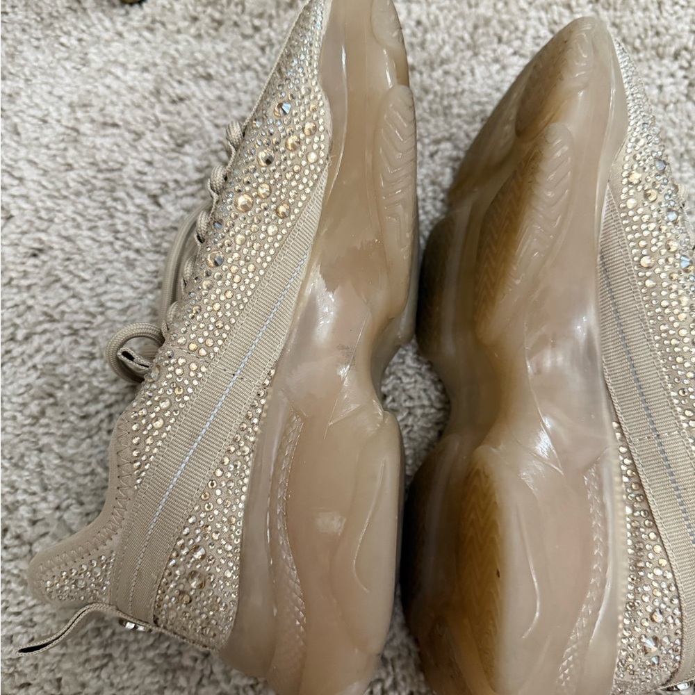 Stylish Beige Women's Sneakers - Picture 7 of 9